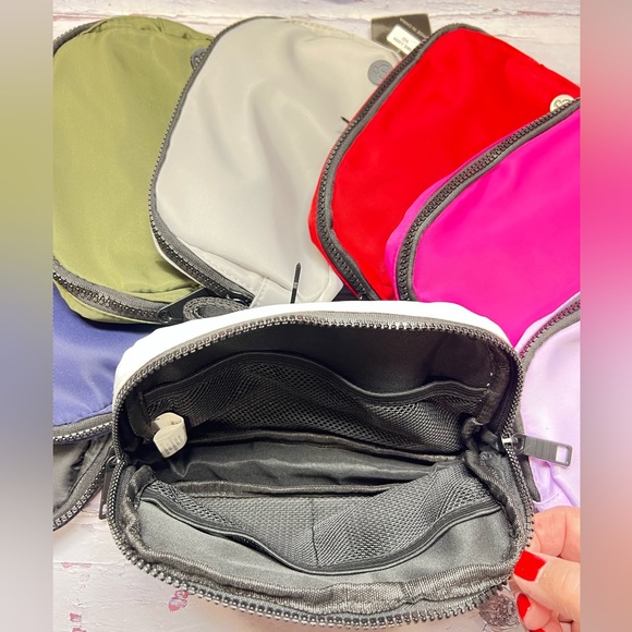 NAVY Lux-Lux Belt Sling Crossbody Bags Fanny Pack Travel Gift Giving NWT - Picture 6 of 14